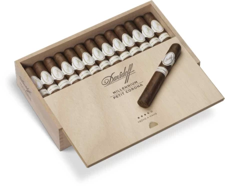 Davidoff Millennium Blend Petit Corona