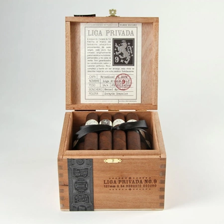 Liga Privada No.9 Robusto