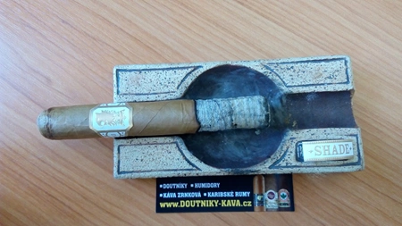 Liga Undercrown Shade Robusto