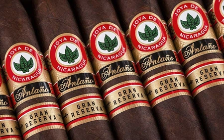 Joya de Nicaragua Antaño Gran Reserva Robusto Grande