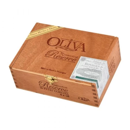 Oliva Connecticut reserve Petit Corona