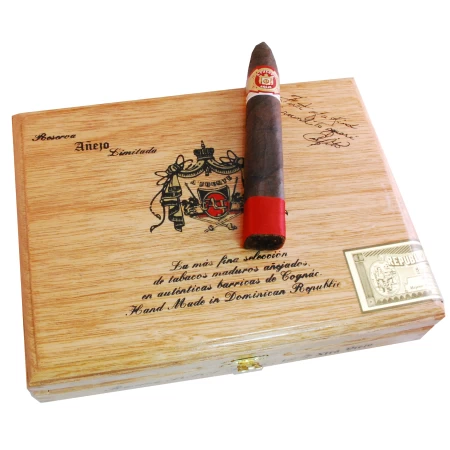 Arturo Fuente Anejo No.77 Shark