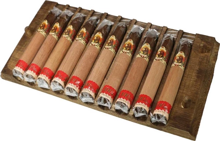 La Aurora 100 Años Tribute Belicoso