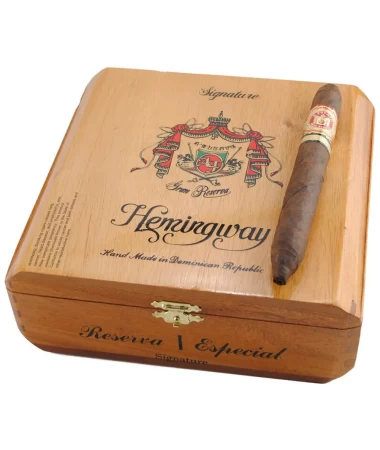 Arturo Fuente Hemingway Natural Signature