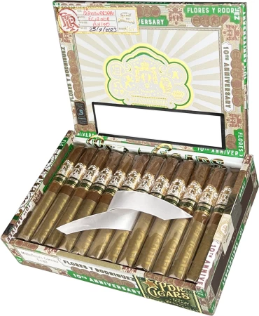 Flores y Rodriguez 10th Anniversary Mille Fleur Corona