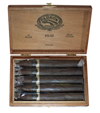 Padrón Black No.97 Maduro