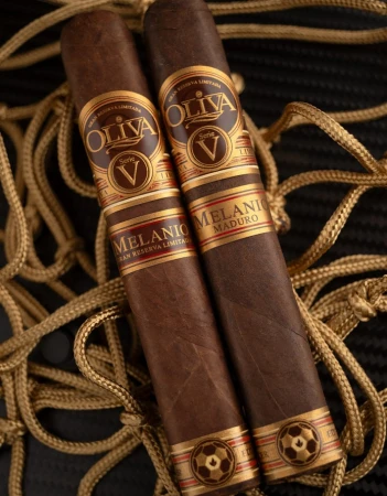 Oliva V Melanio Natural World Cup LE 2026